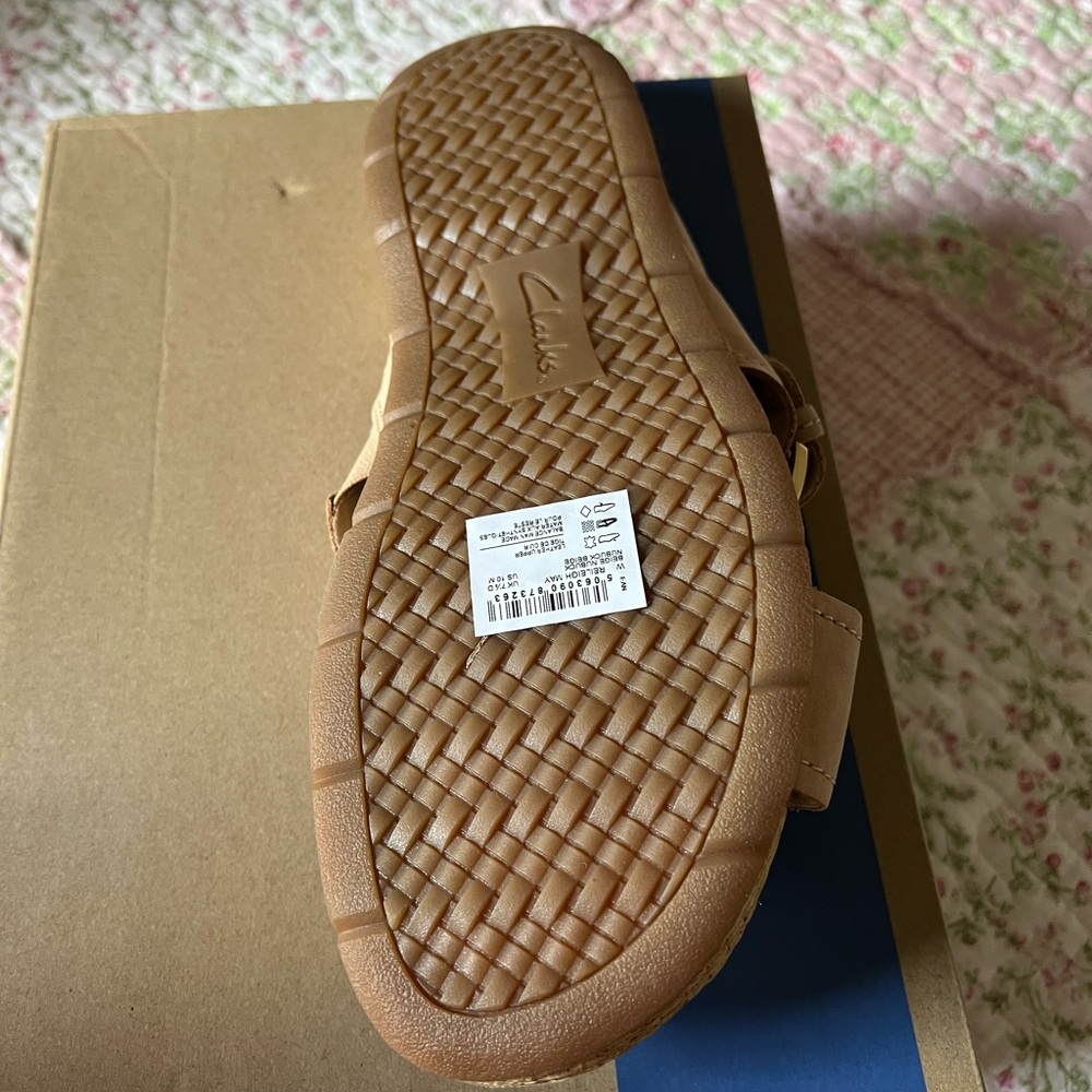 NWT Clarks Beige Slide Sandals with Buckle - Picture 4 of 4